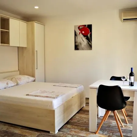 Lampone - Free Private Parking Daire *