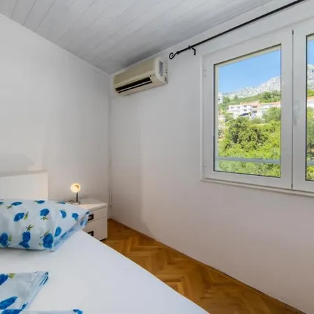 Lampone - Free Private Parking Podgora (Split-Dalmatia)